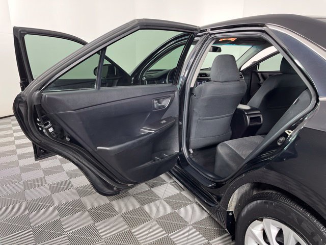 Used 2017 Toyota Camry LE FWD image 40