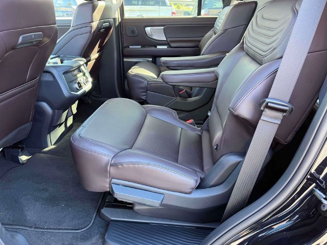 New 2027 Ford Expedition Platinum w/ Platinum Ultimate Package AWD/4WD image 16