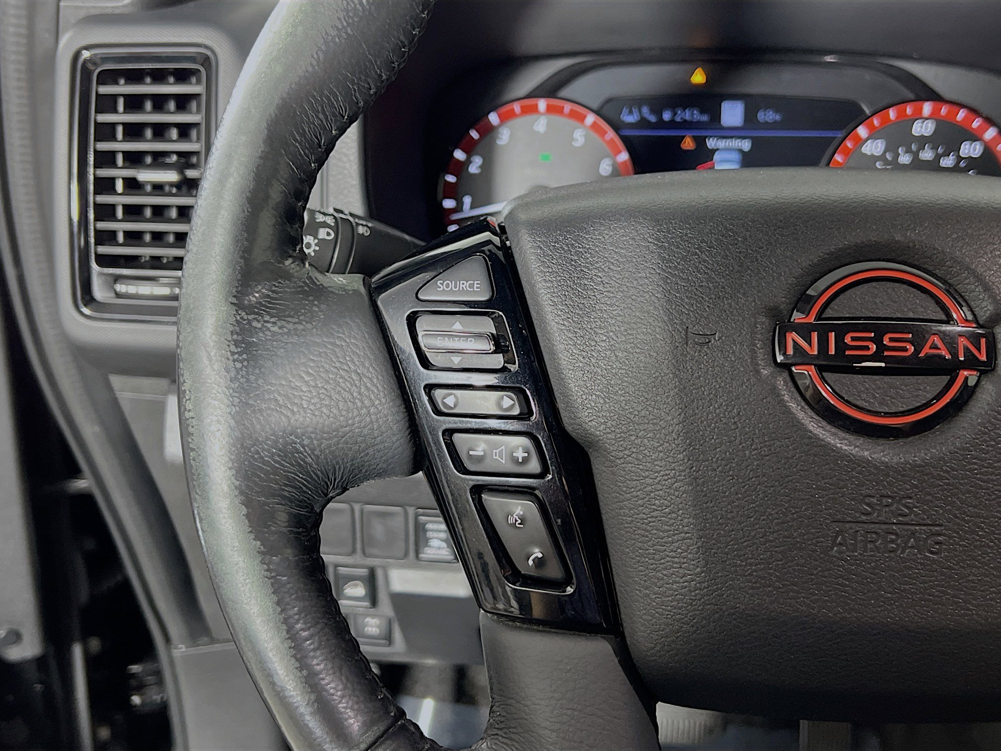 Used 2022 Nissan Frontier PRO-4X w/ Pro-4X Premium Package image 19