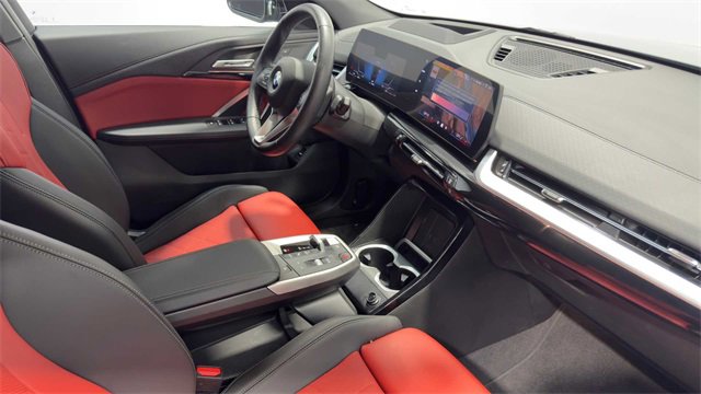Used 2025 BMW X2 xDrive28i image 13