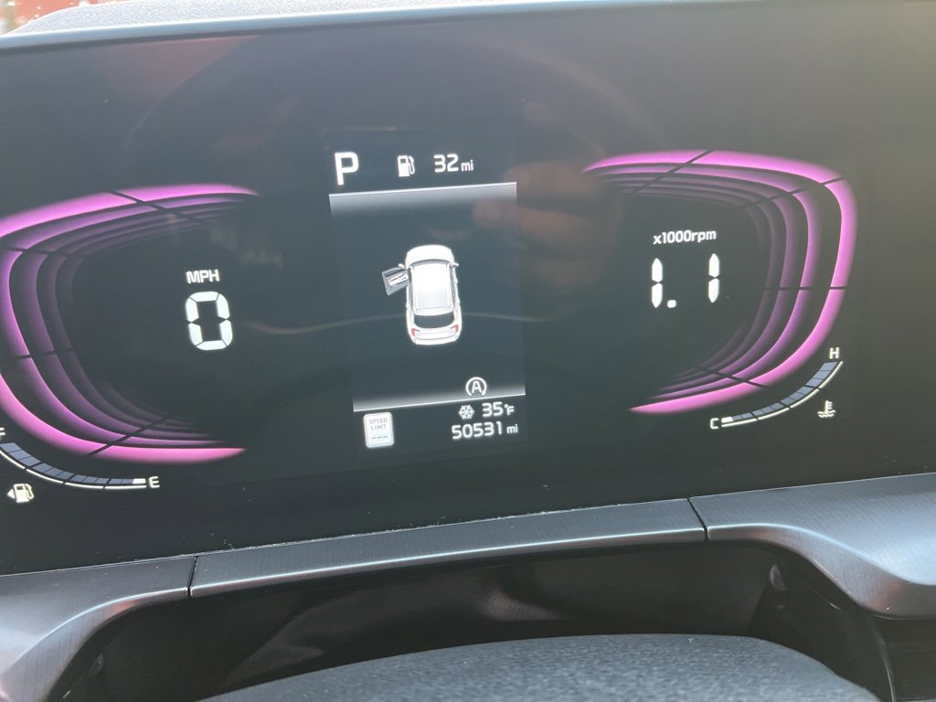 Used 2023 Kia Telluride LX image 17