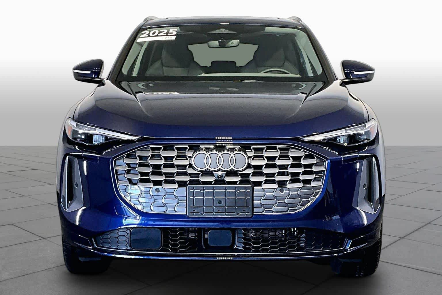 Used 2025 Audi Q5 Premium Plus w/ Premium Plus AWD/4WD image 4