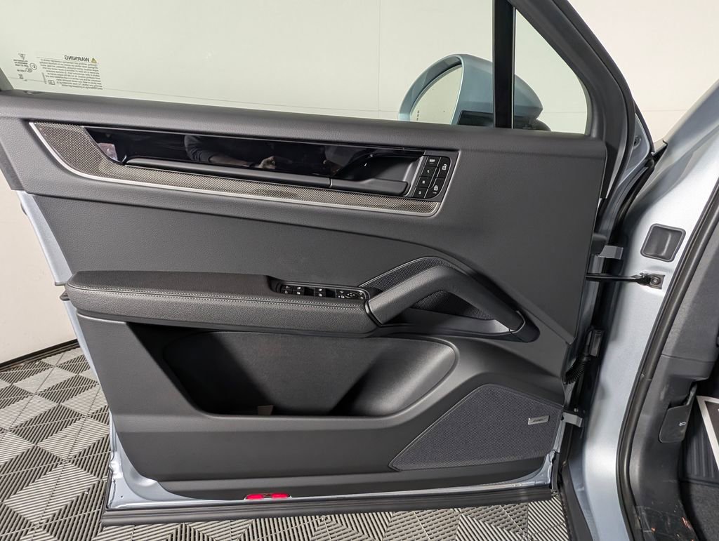 New 2026 Porsche Cayenne Coupe image 25