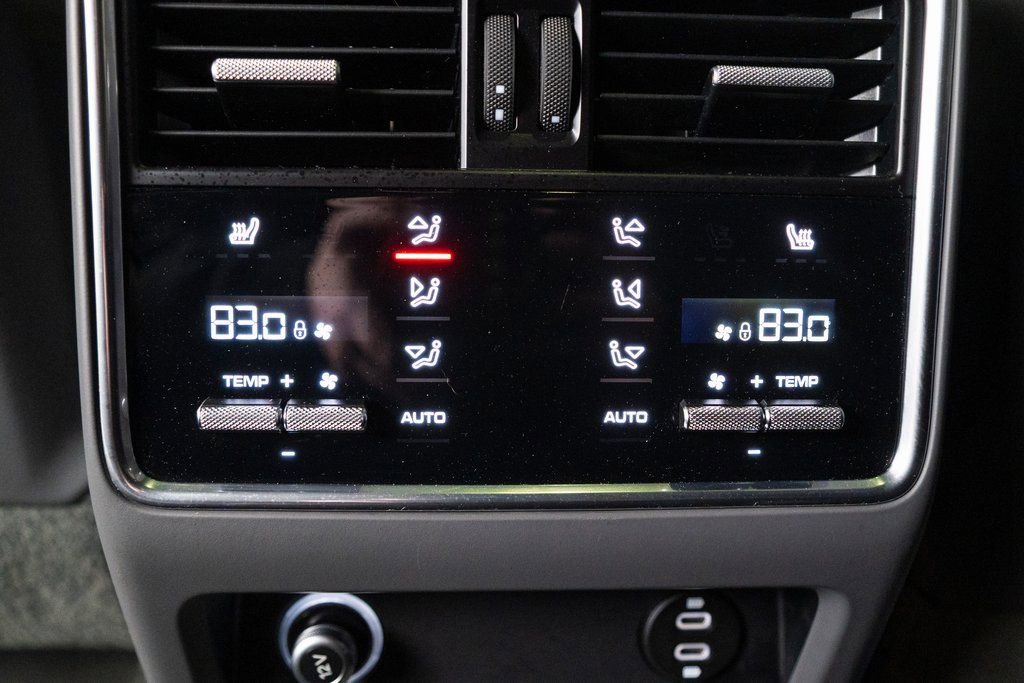 Certified 2023 Porsche Cayenne Platinum Edition image 36