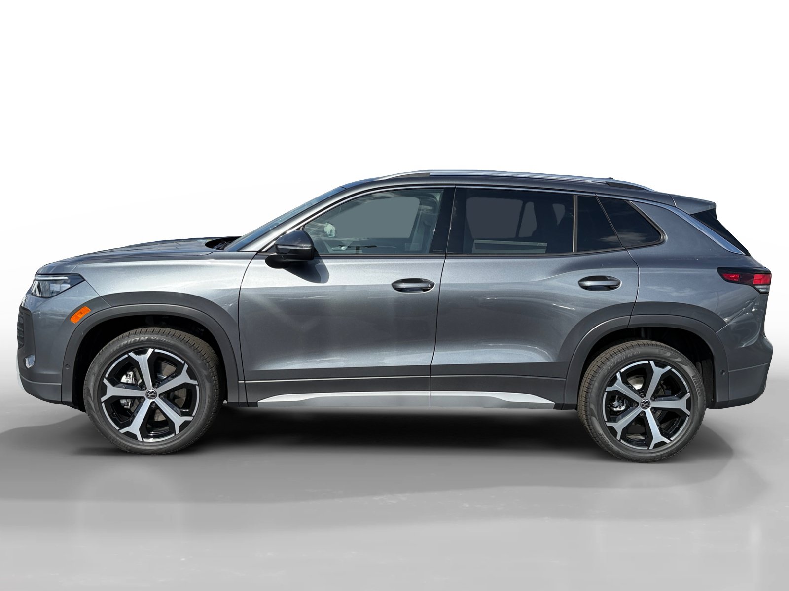 New 2026 Volkswagen Tiguan SE AWD/4WD image 2