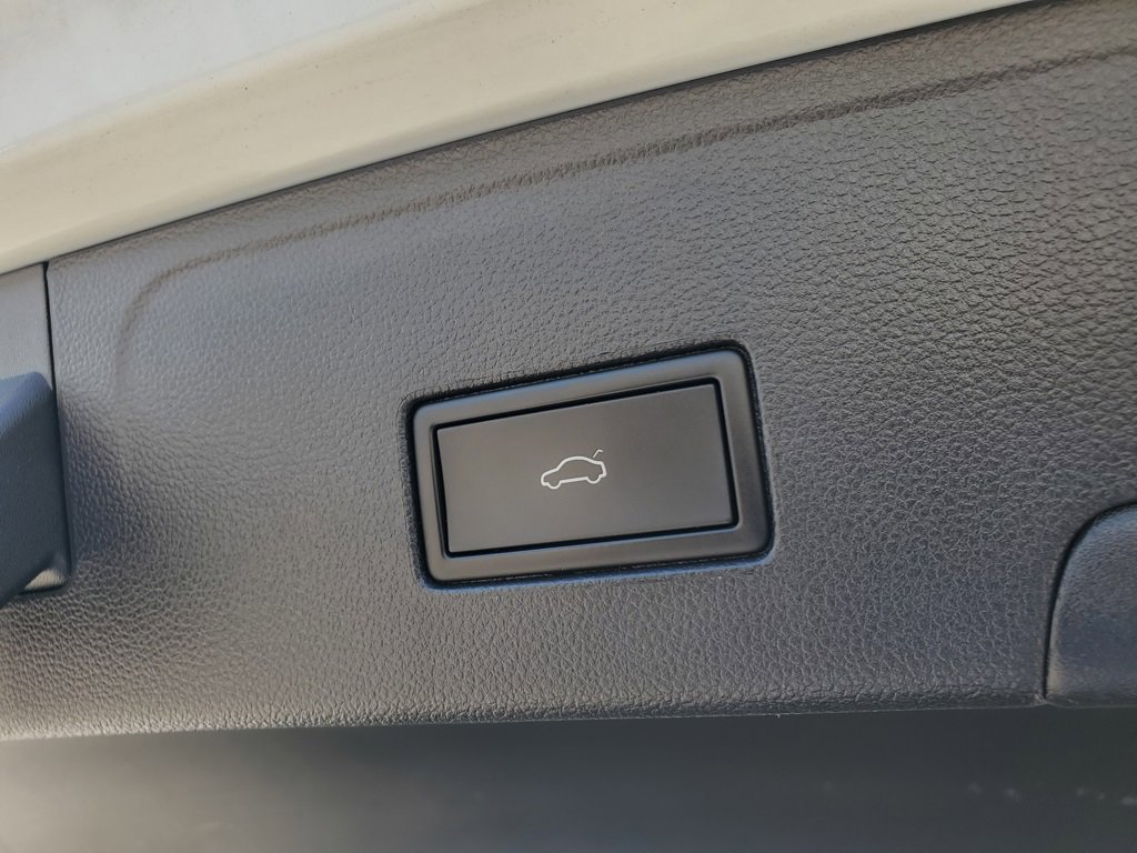 Used 2022 Volkswagen Atlas Cross Sport SEL Premium R-Line image 22