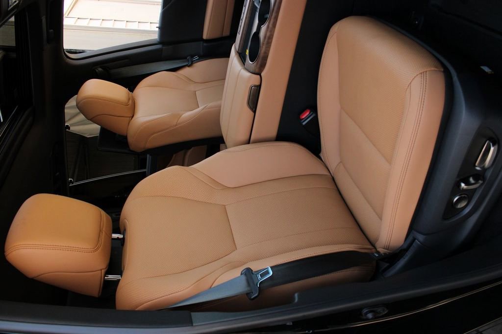 Used 2026 Lexus LX 700h Luxury w/ Accessory Package (Z1) image 10