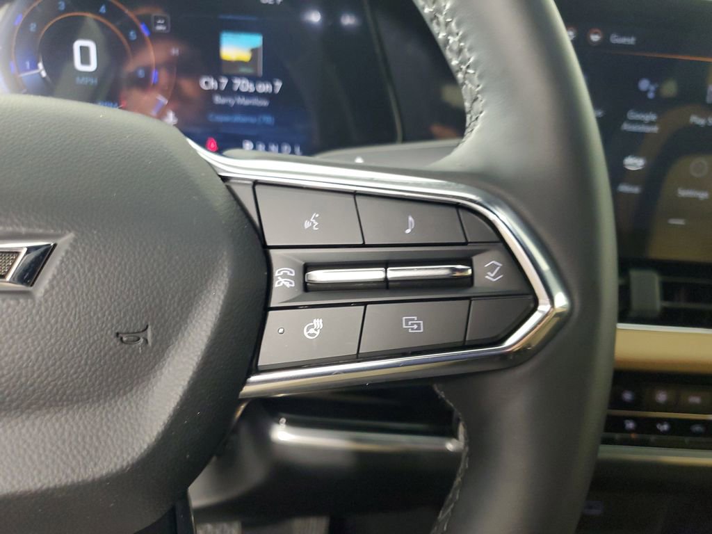 Used 2025 Chevrolet Equinox ACTIV w/ Safety and Technology Package image 24