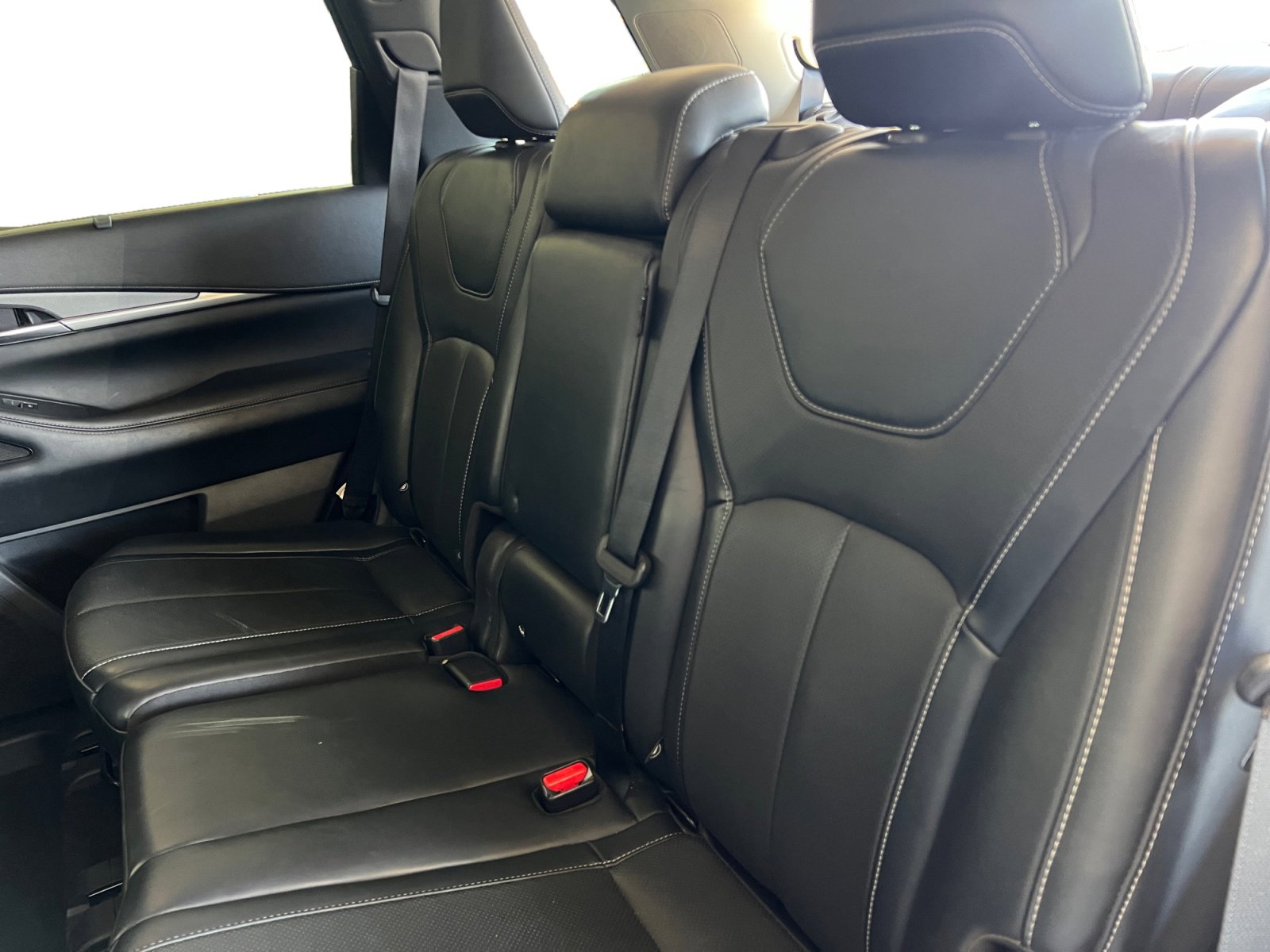 Used 2023 INFINITI QX60 Luxe w/ Cargo Package FWD image 13