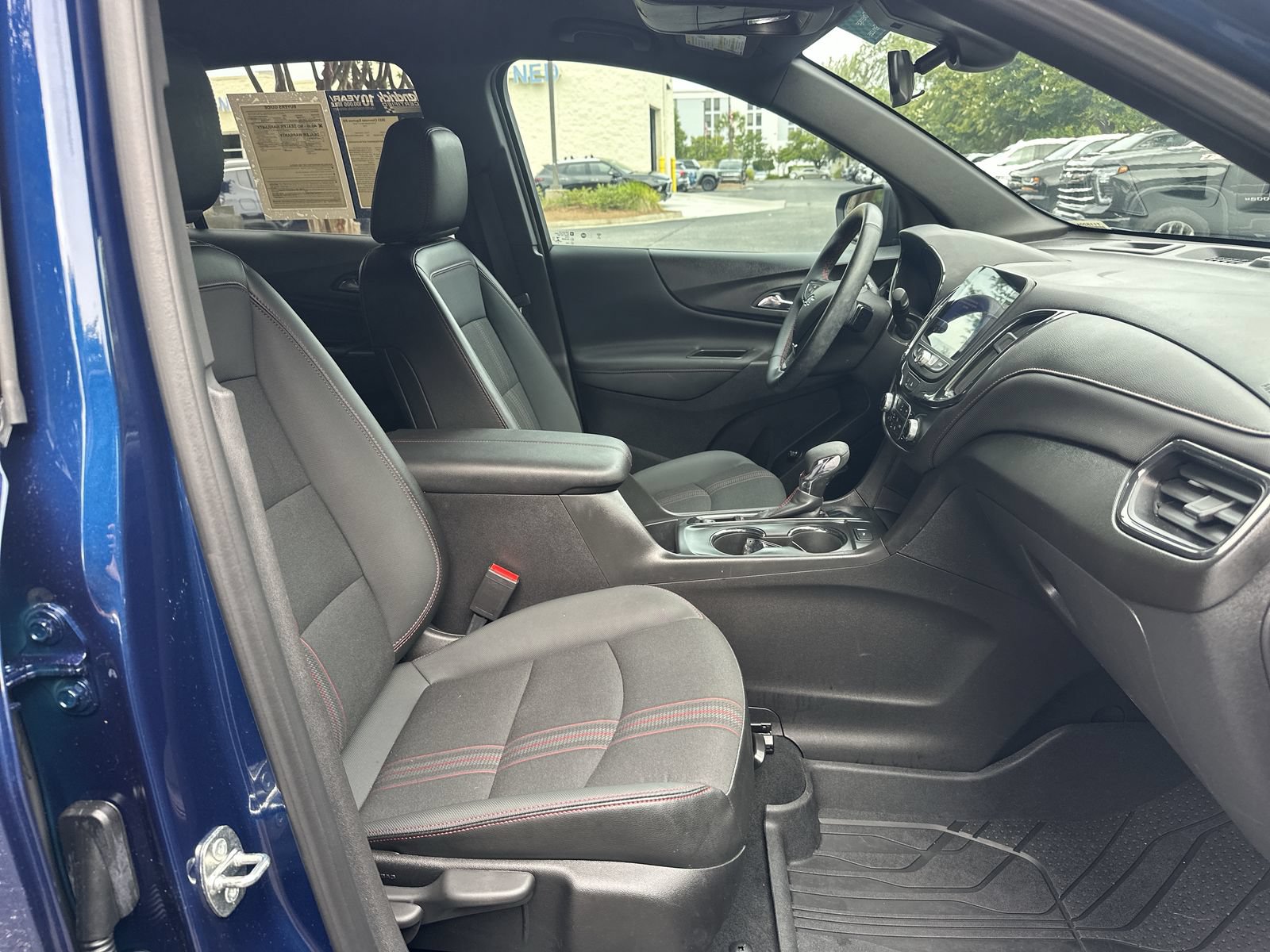 Used 2023 Chevrolet Equinox RS FWD image 22