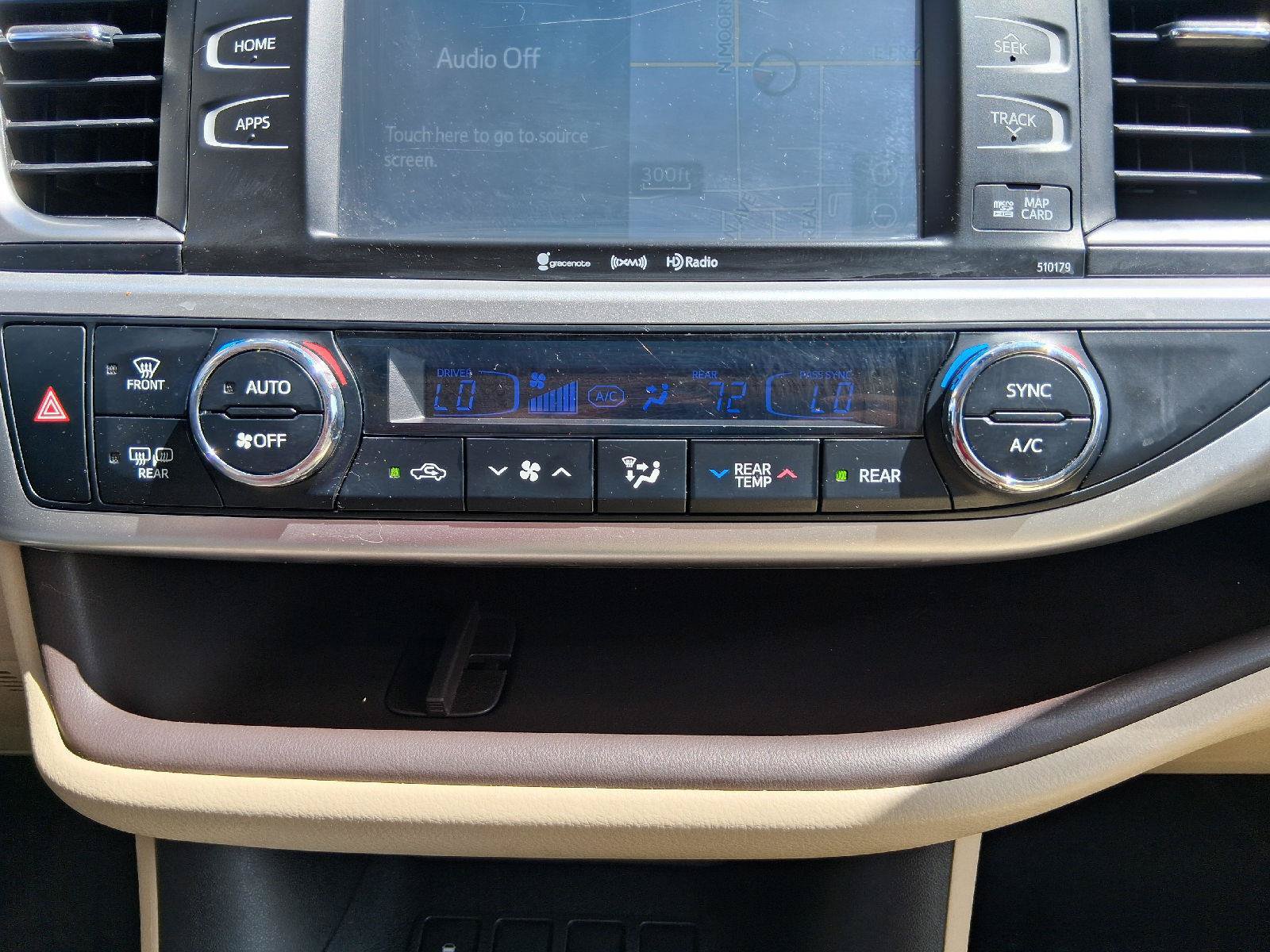 Certified 2017 Toyota Highlander XLE FWD image 38