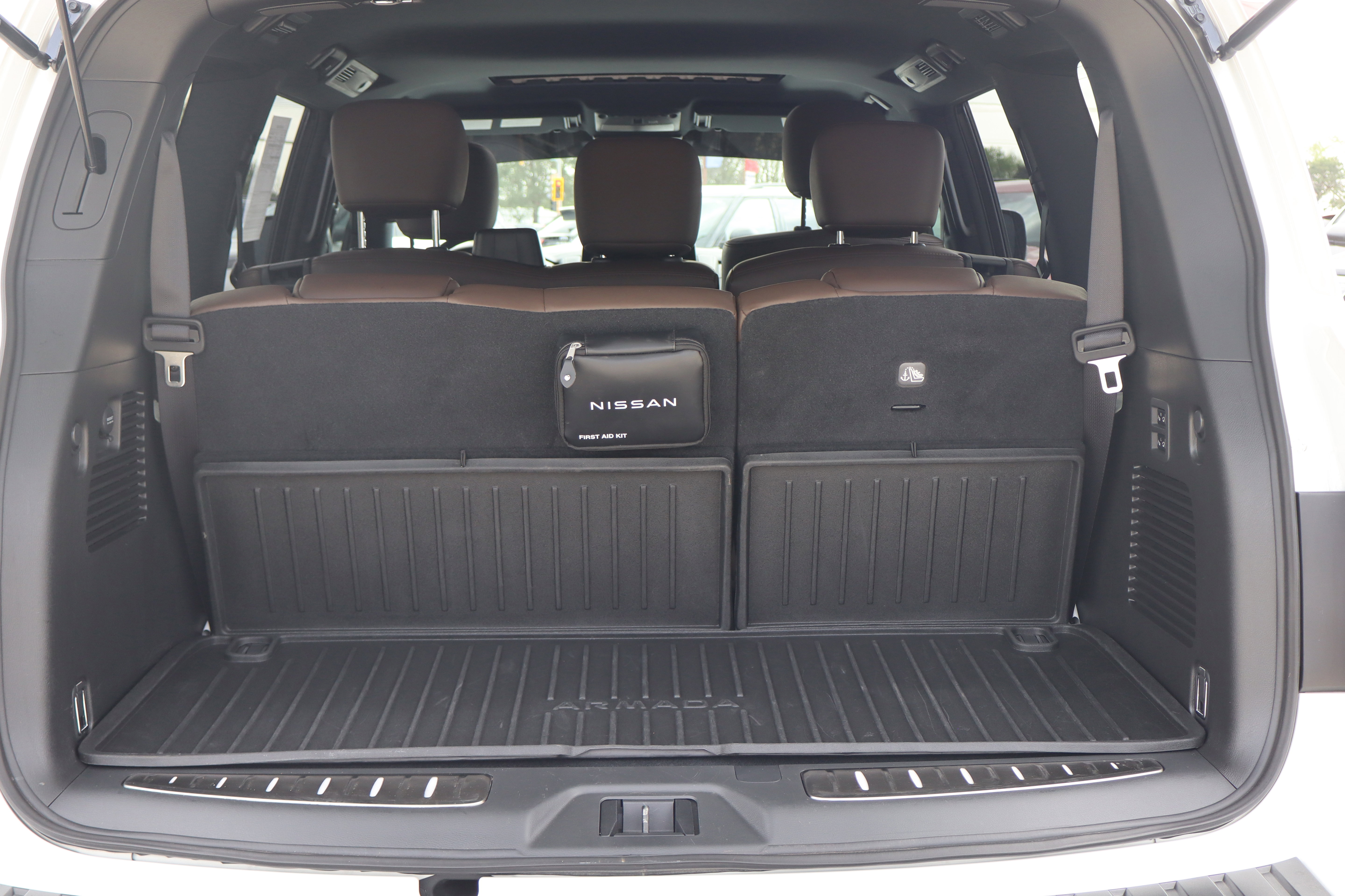 Used 2024 Nissan Armada Platinum w/ Cargo Package RWD image 33