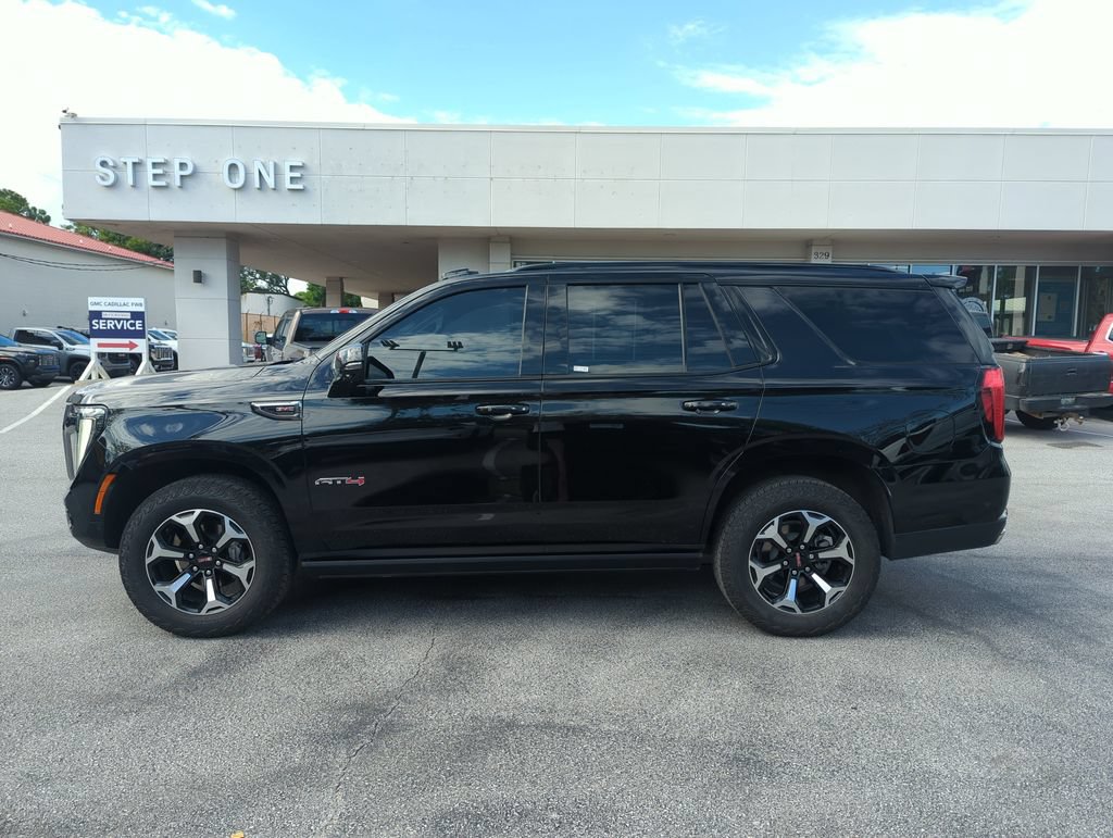 Used 2025 GMC Yukon AT4 w/ AT4 Premium Package AWD/4WD image 3