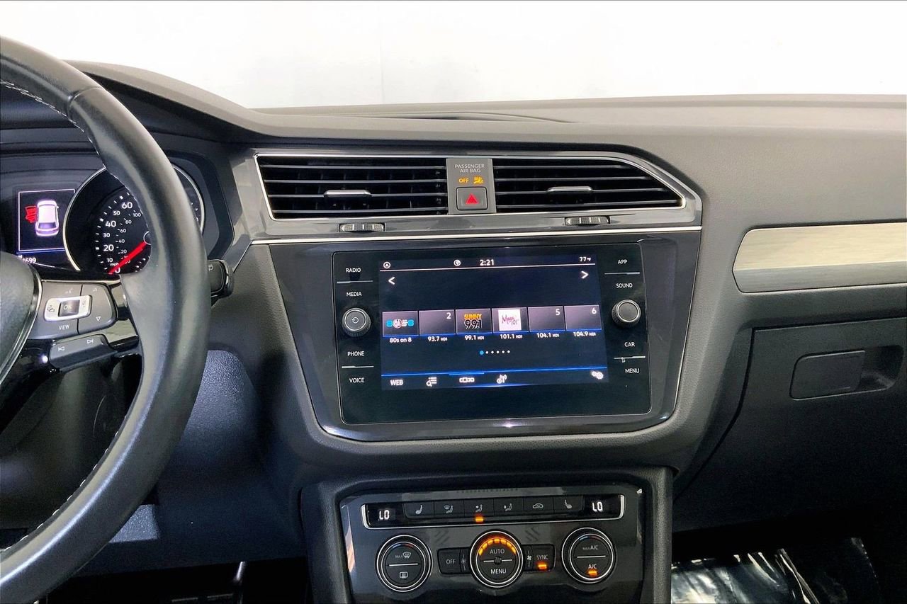 Used 2021 Volkswagen Tiguan SE R-Line FWD image 5
