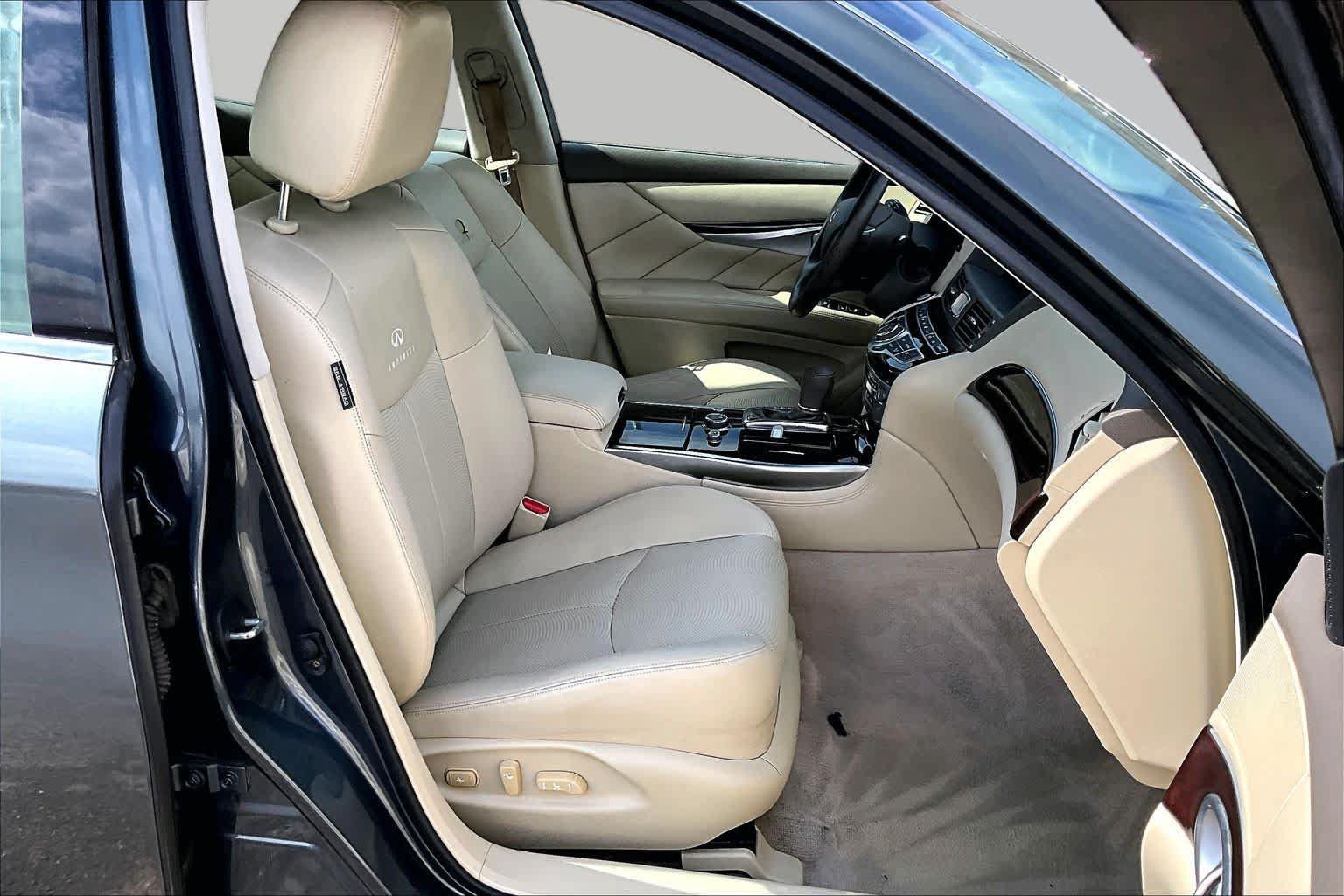 Used 2012 INFINITI M37 w/ Premium Pkg RWD image 12