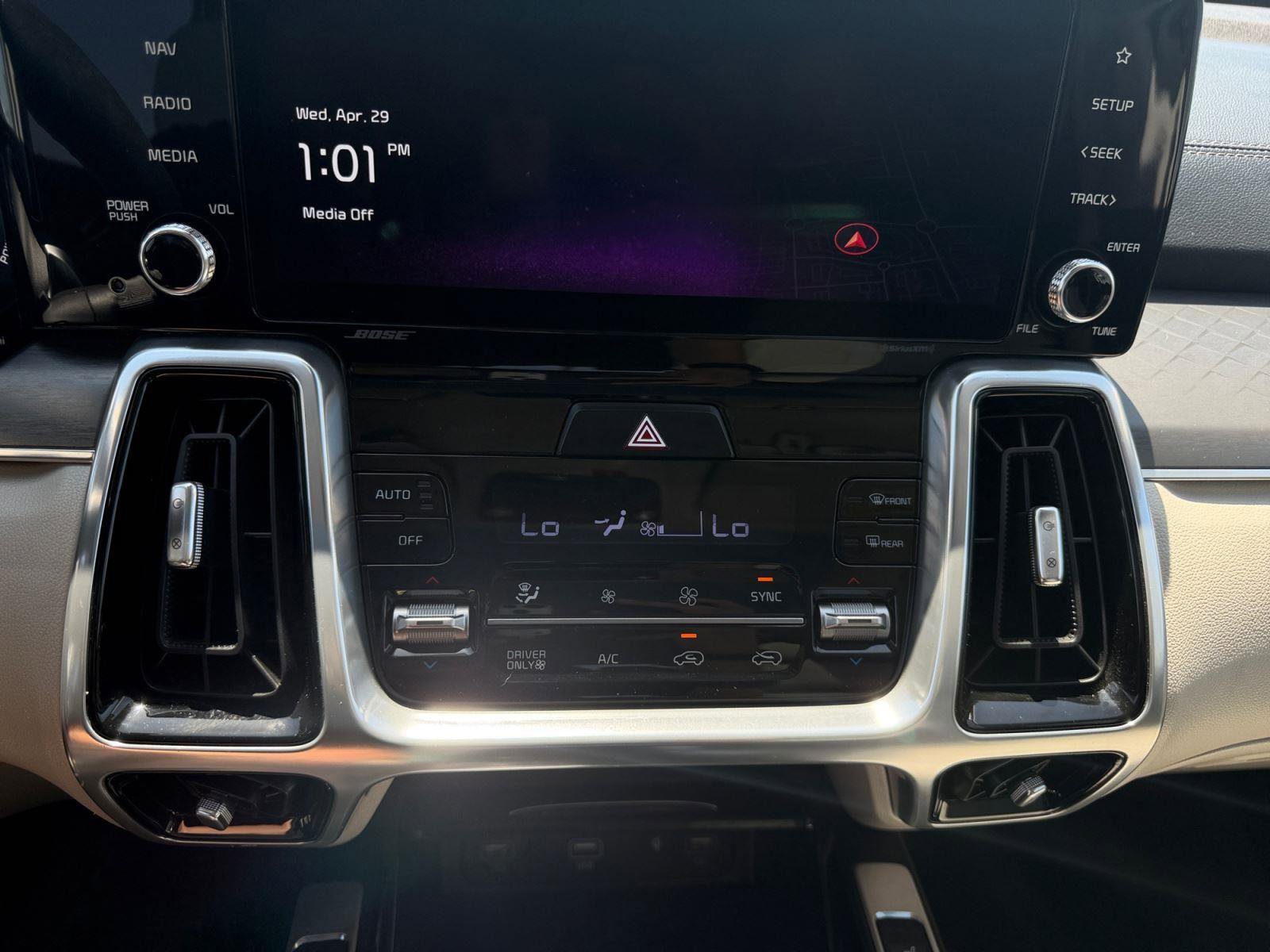 Used 2023 Kia Sorento SX Prestige w/ Panoramic Sunroof Package AWD/4WD image 19