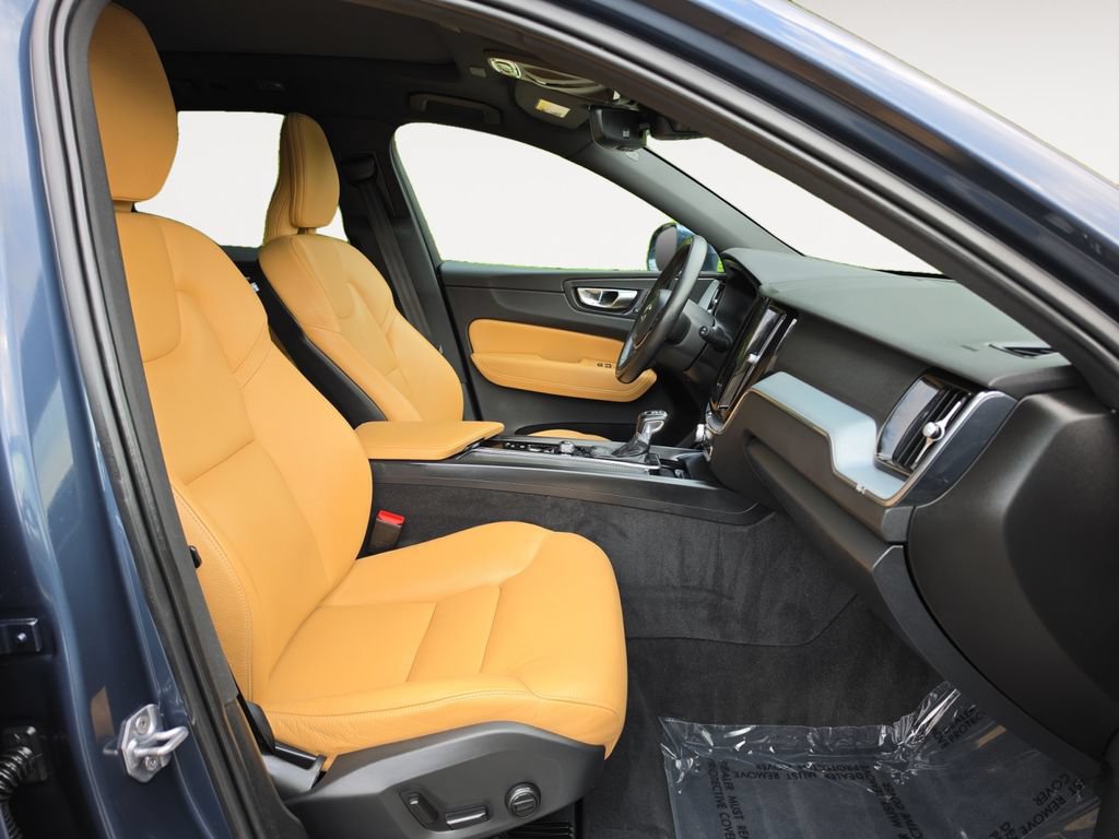 Used 2020 Volvo XC60 T5 Momentum AWD/4WD image 15
