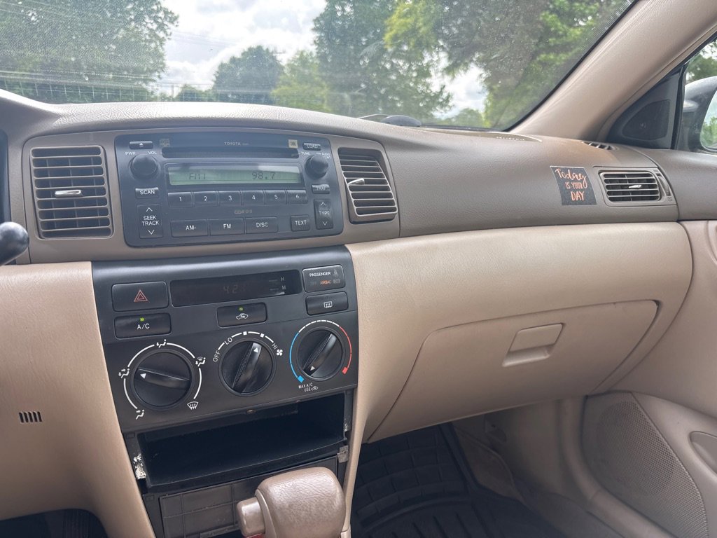 Used 2005 Toyota Corolla FWD image 13