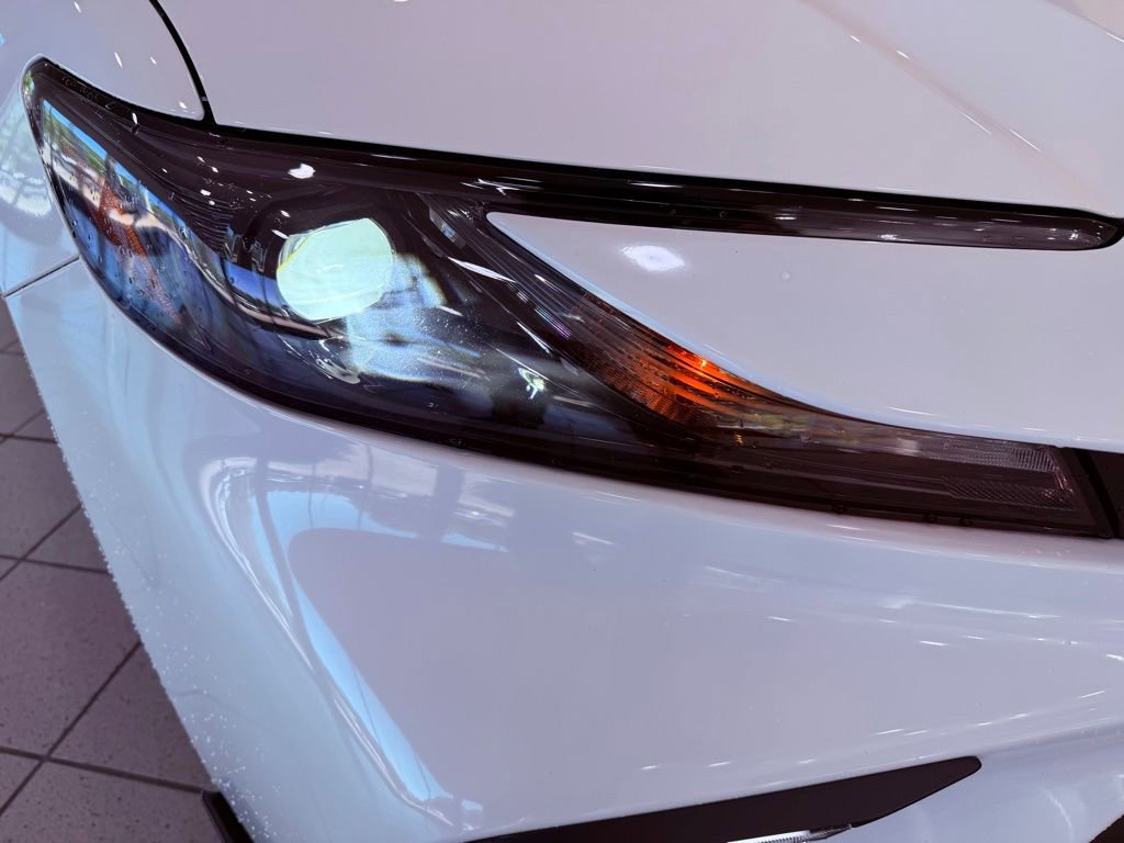 Used 2025 Toyota Camry SE w/ Convenience Package FWD image 13