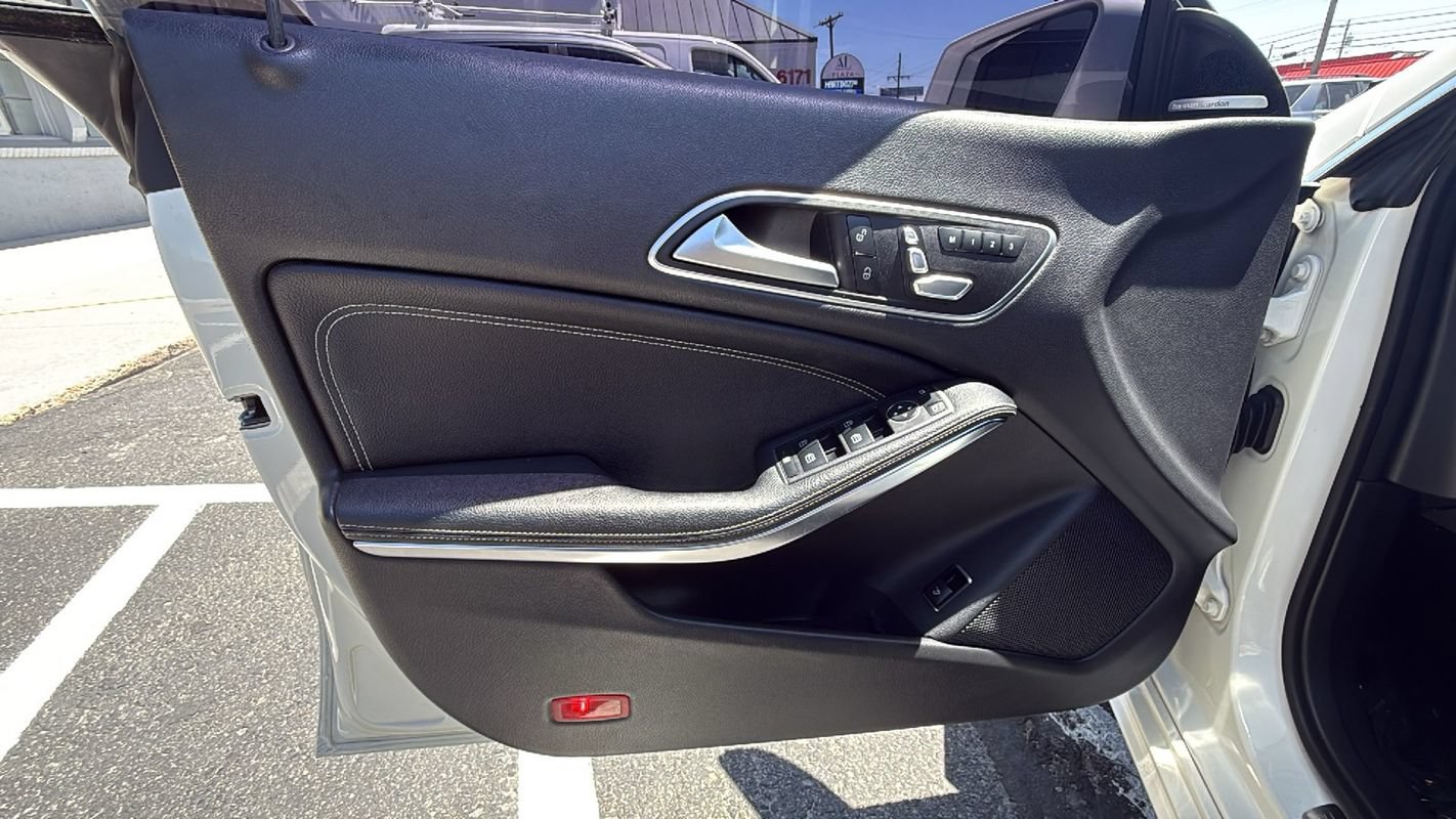 Used 2017 Mercedes-Benz CLA 250 4MATIC image 9