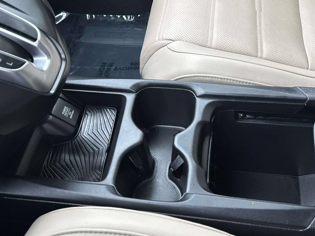 Used 2018 Honda CR-V Touring image 8