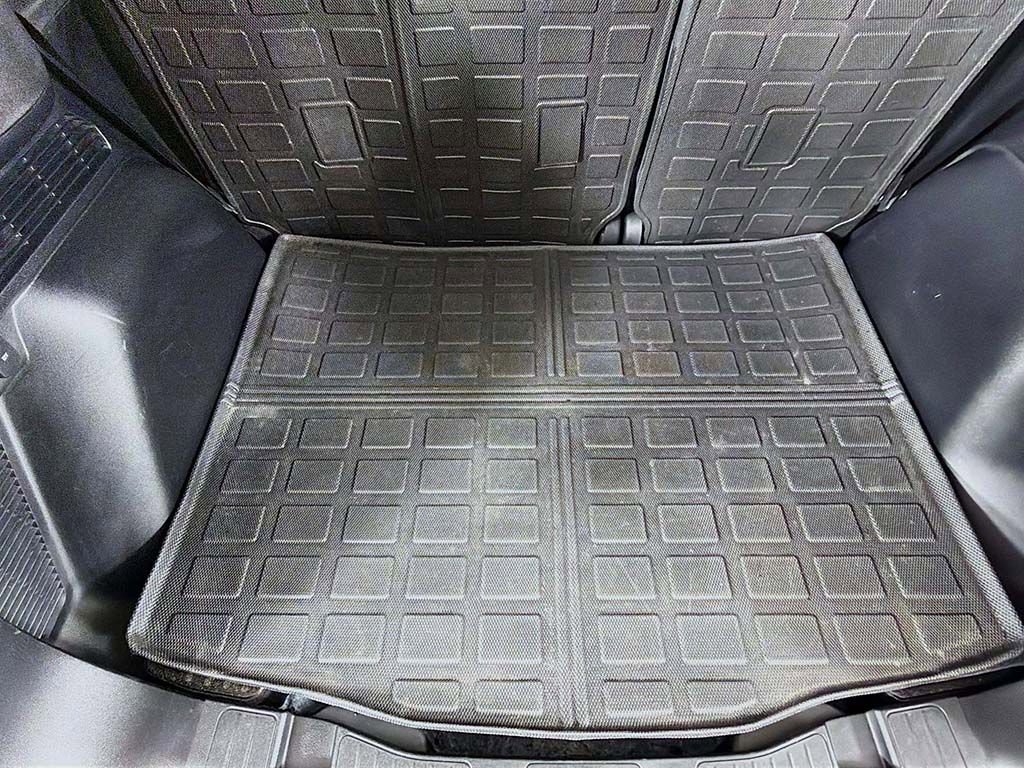 Used 2024 Ford Escape Platinum image 14