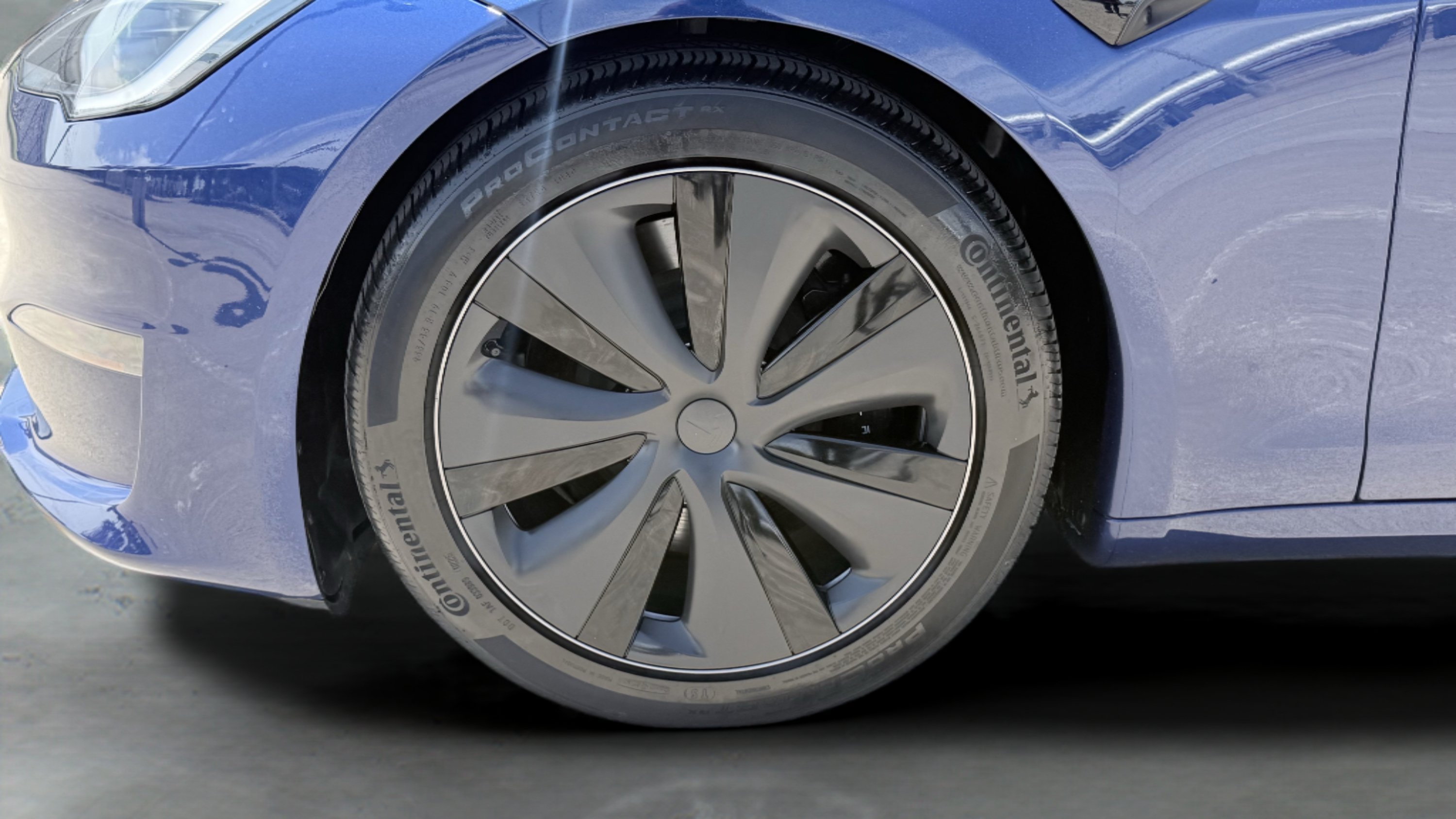 Used 2025 Tesla Model S AWD/4WD image 25