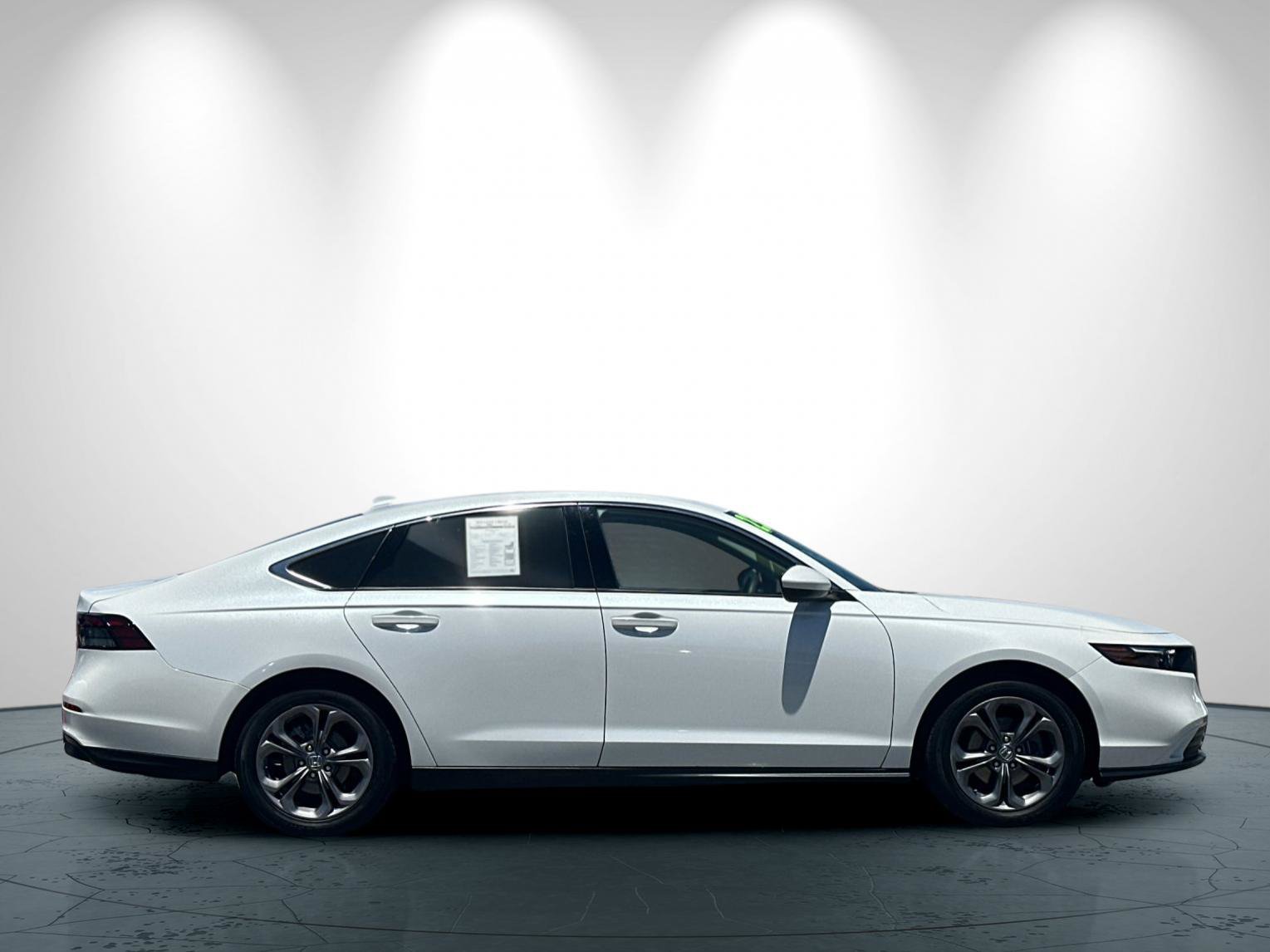 Used 2023 Honda Accord EX image 3