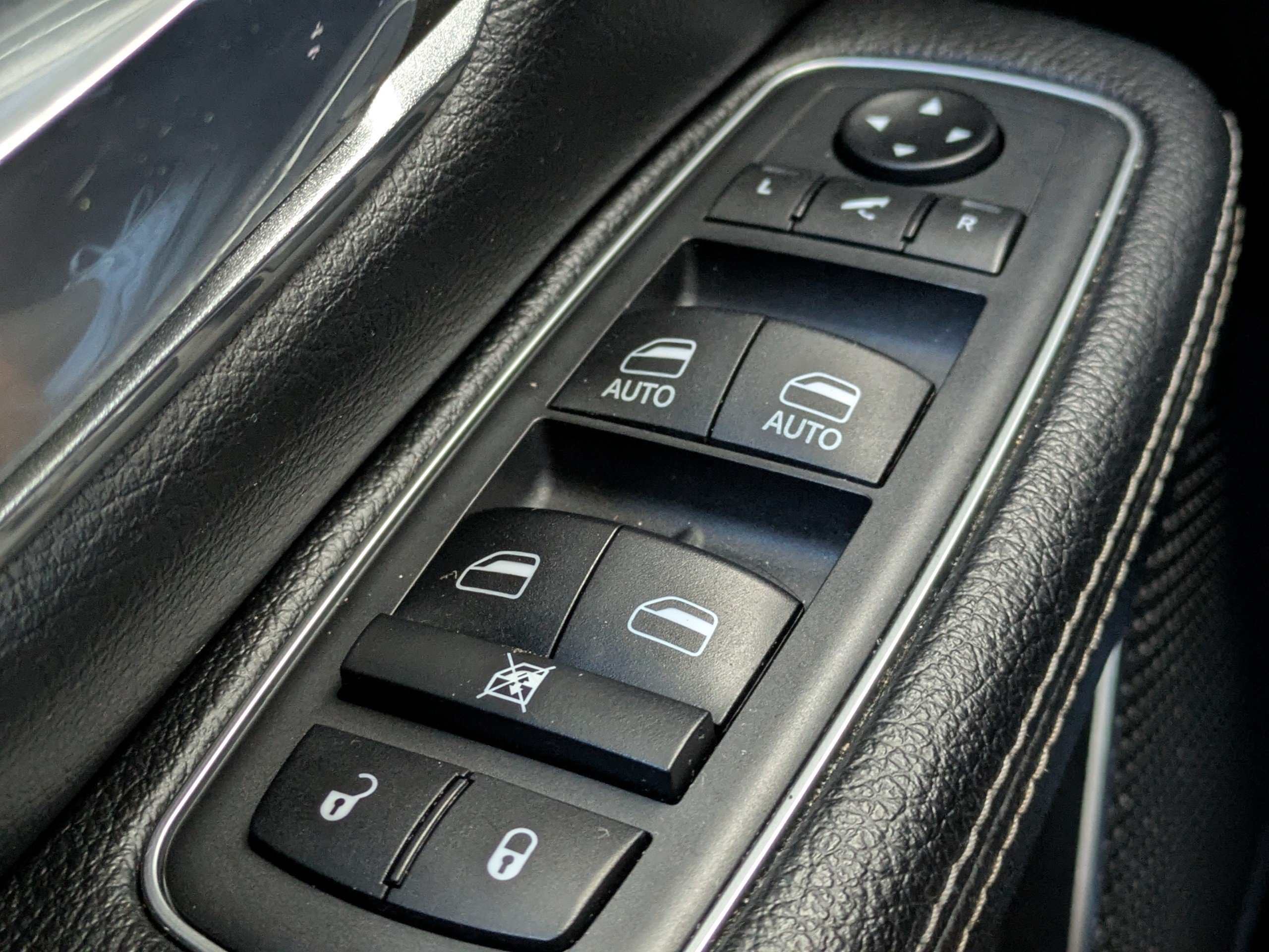 Used 2019 RAM 1500 Laramie RWD image 23