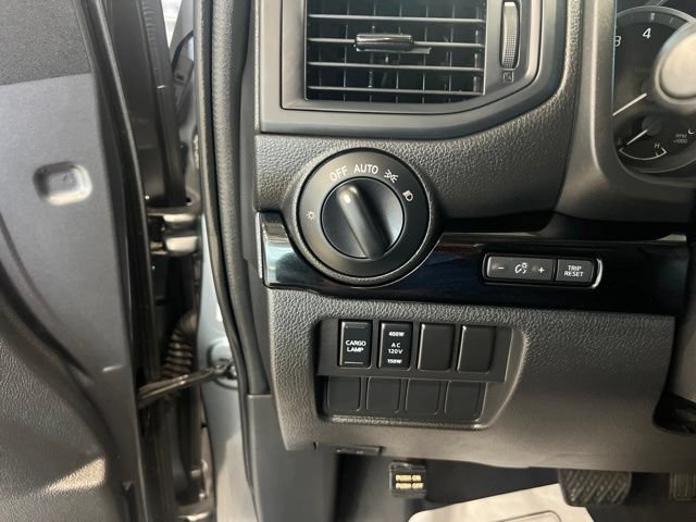 Used 2023 Nissan Titan SV w/ SV Convenience Package AWD/4WD image 12