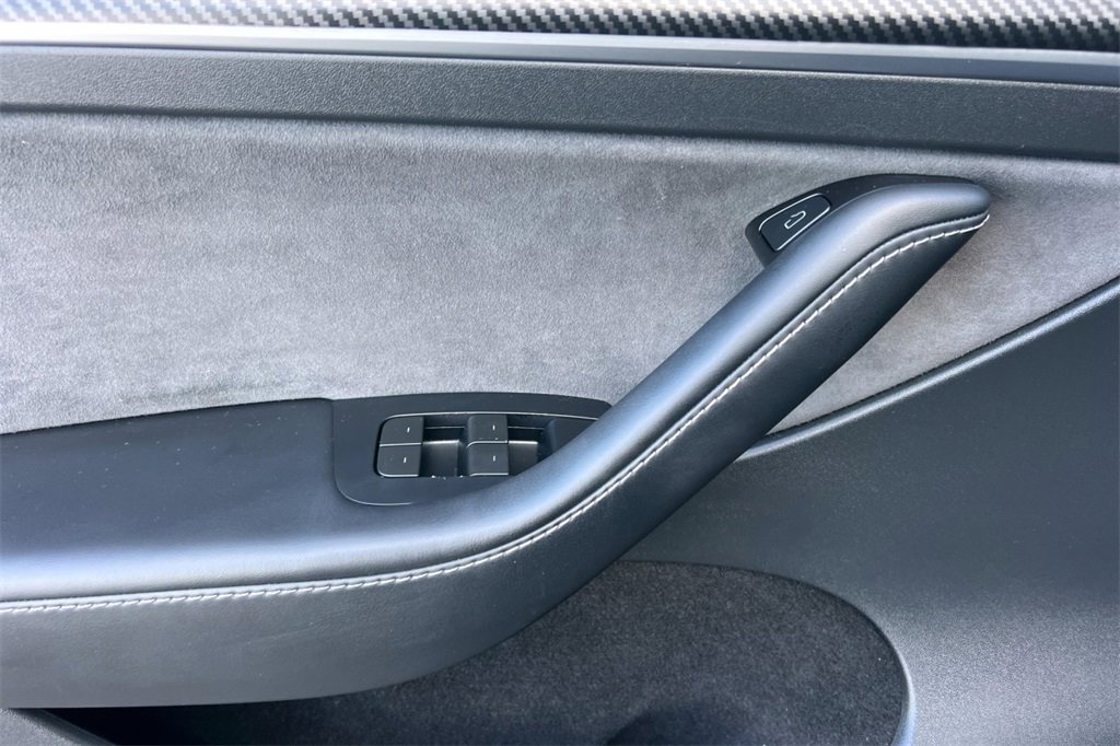 Used 2024 Tesla Model Y Long Range image 13