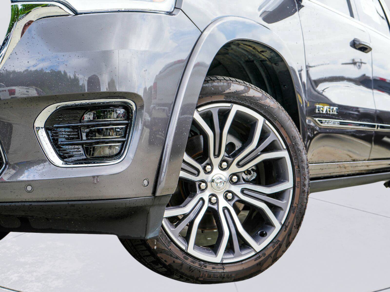 Used 2025 RAM 1500 Tungsten AWD/4WD image 2
