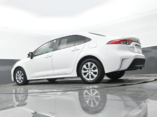 Used 2025 Toyota Corolla LE FWD image 25