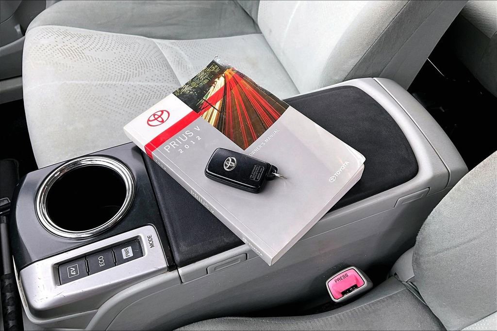 Used 2012 Toyota Prius V Three image 32