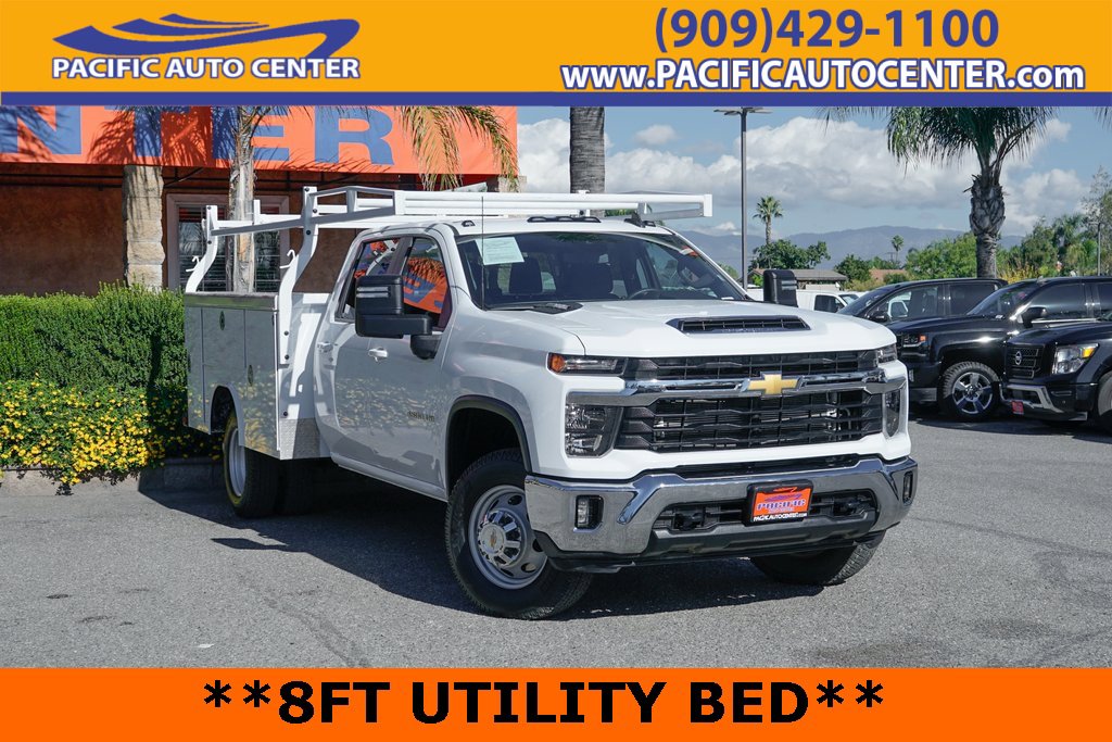 Used 2025 Chevrolet Silverado 3500 LT w/ Convenience Package image 1