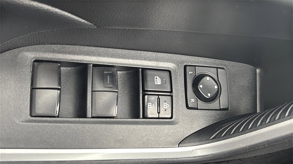 Used 2022 Toyota RAV4 LE image 15