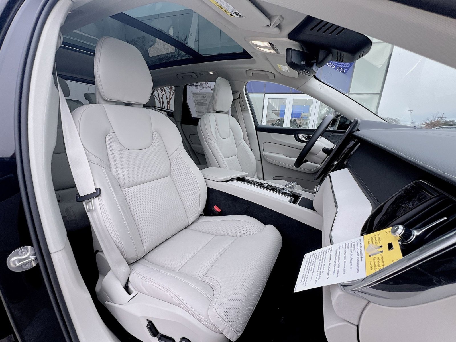 New 2026 Volvo XC60 B5 Ultra w/ Protection Package Premier image 26