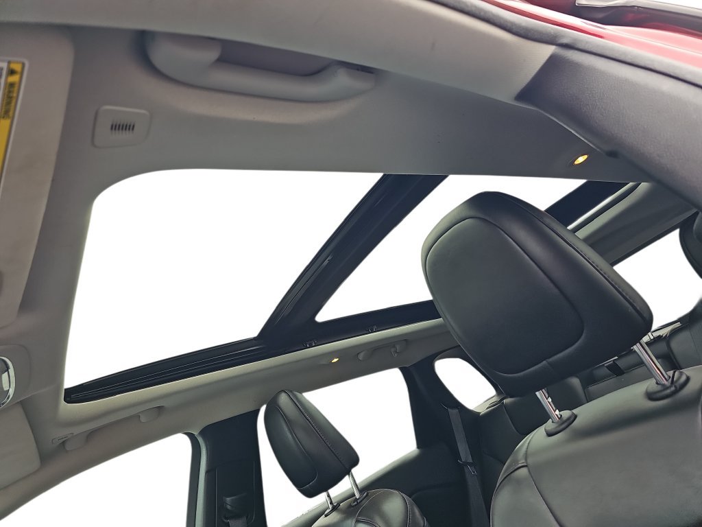Used 2019 Jeep Cherokee Latitude Plus w/ Comfort/Convenience Group FWD image 29