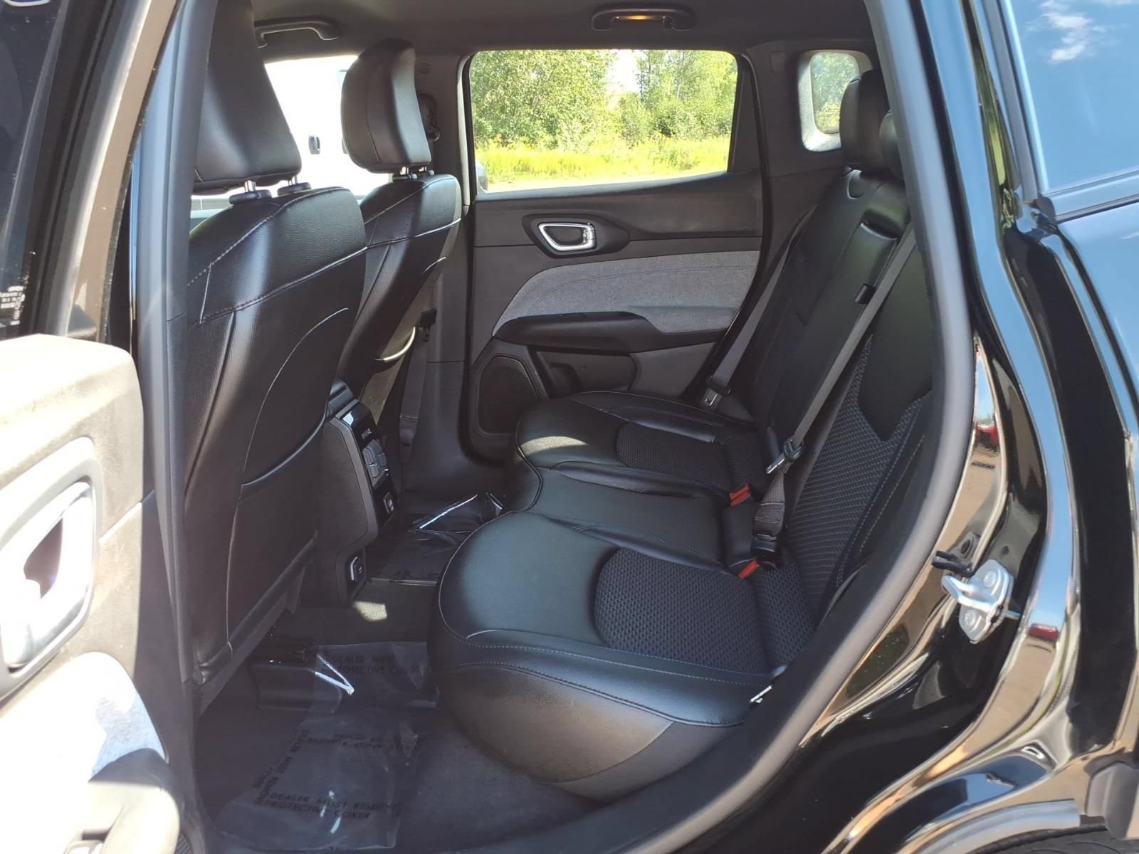 Used 2024 Jeep Compass Latitude AWD/4WD image 15