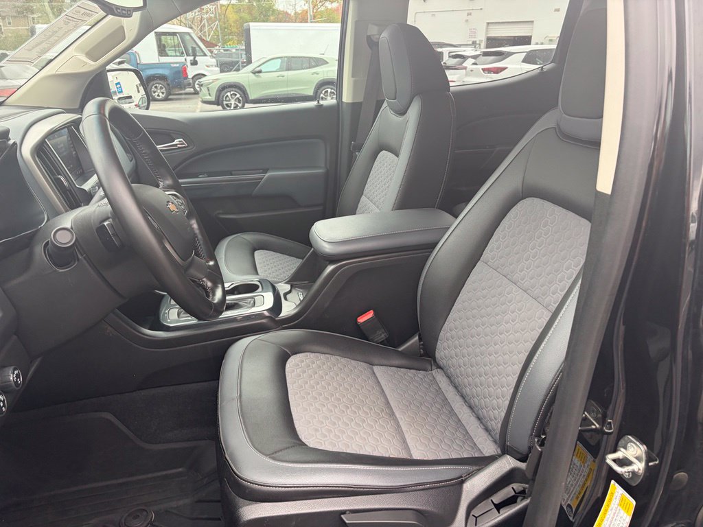 Used 2019 Chevrolet Colorado Z71 AWD/4WD image 17