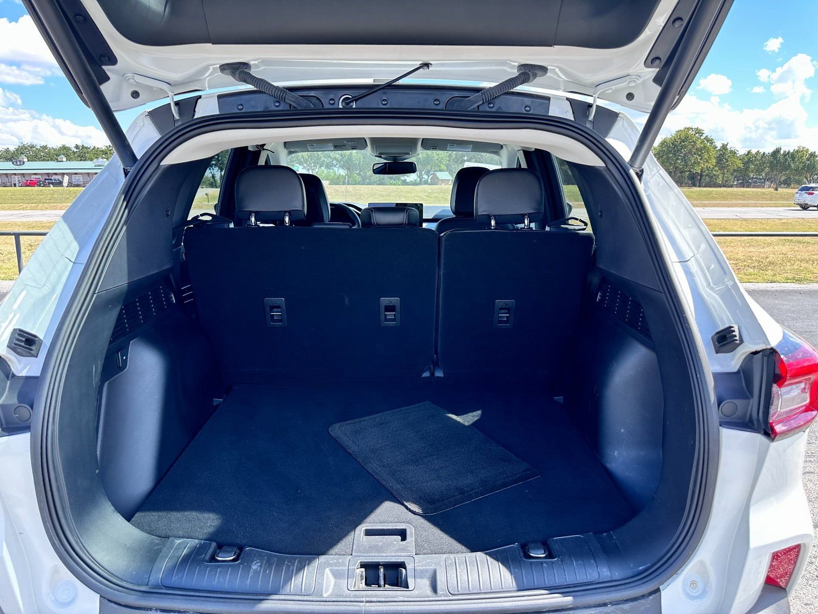 Used 2023 Ford Escape Platinum w/ Premium Technology Package image 9