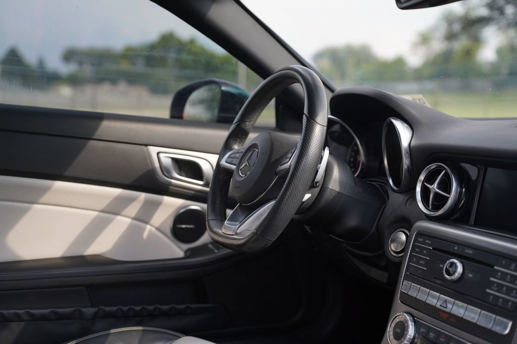 Used 2019 Mercedes-Benz SLC 300 image 14