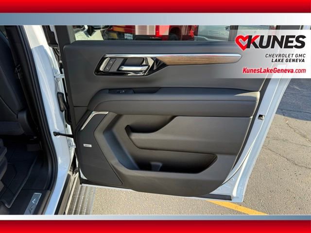 New 2026 Chevrolet Suburban High Country image 19