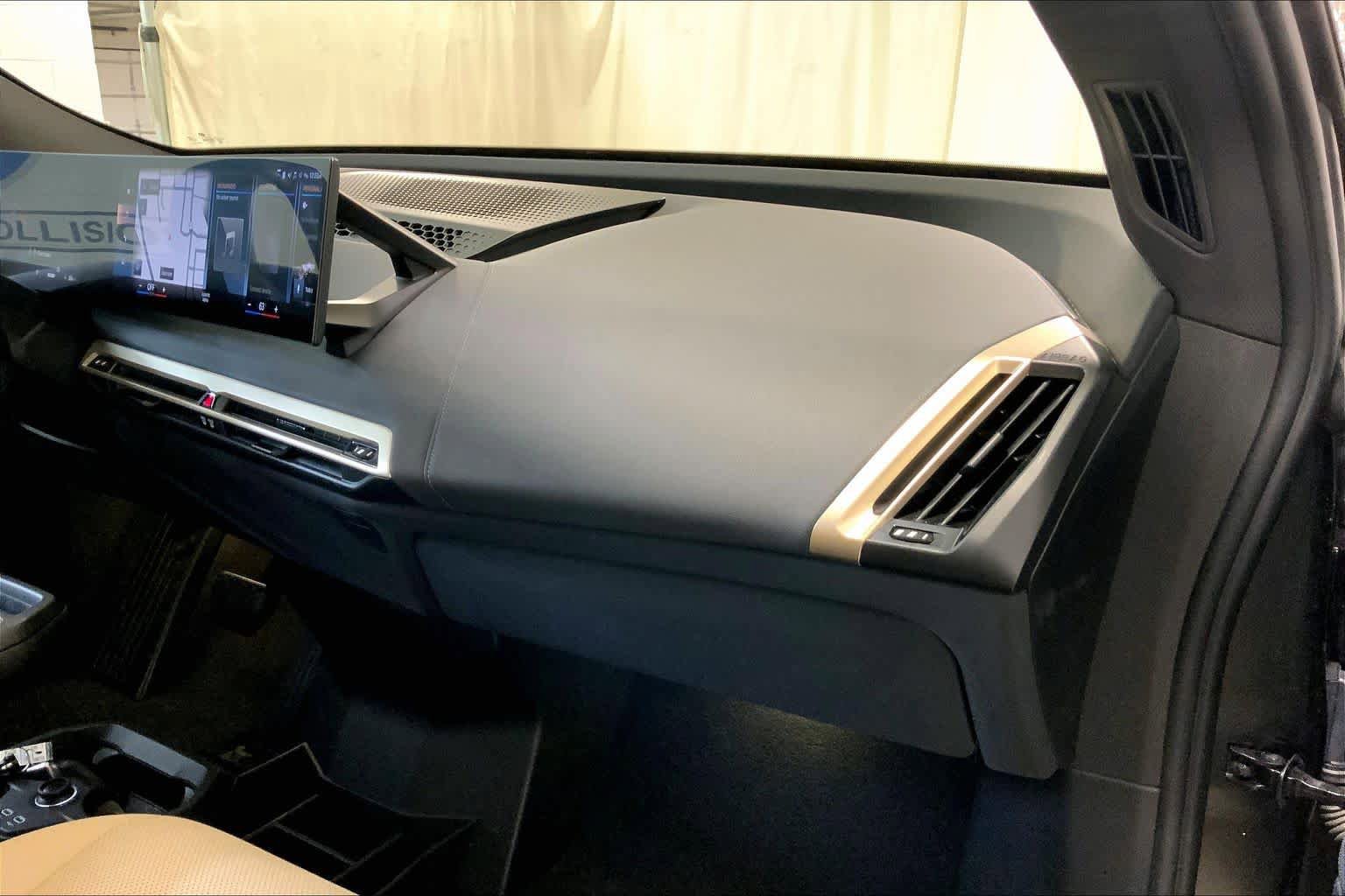 Certified 2023 BMW iX xDrive50 w/ Premium Package image 18