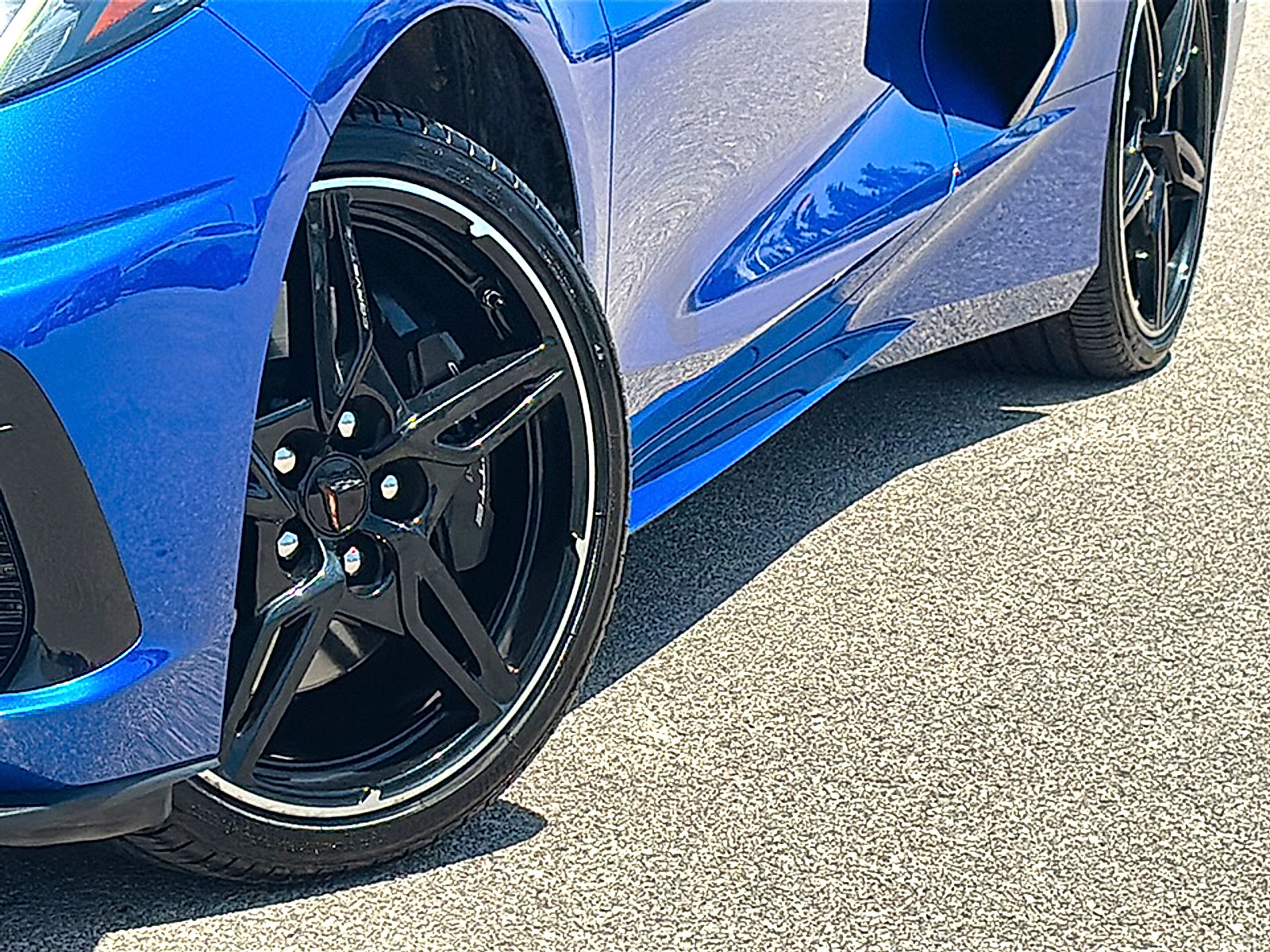 Used 2023 Chevrolet Corvette Stingray Premium Cpe w/ Z51 Performance Package RWD image 3