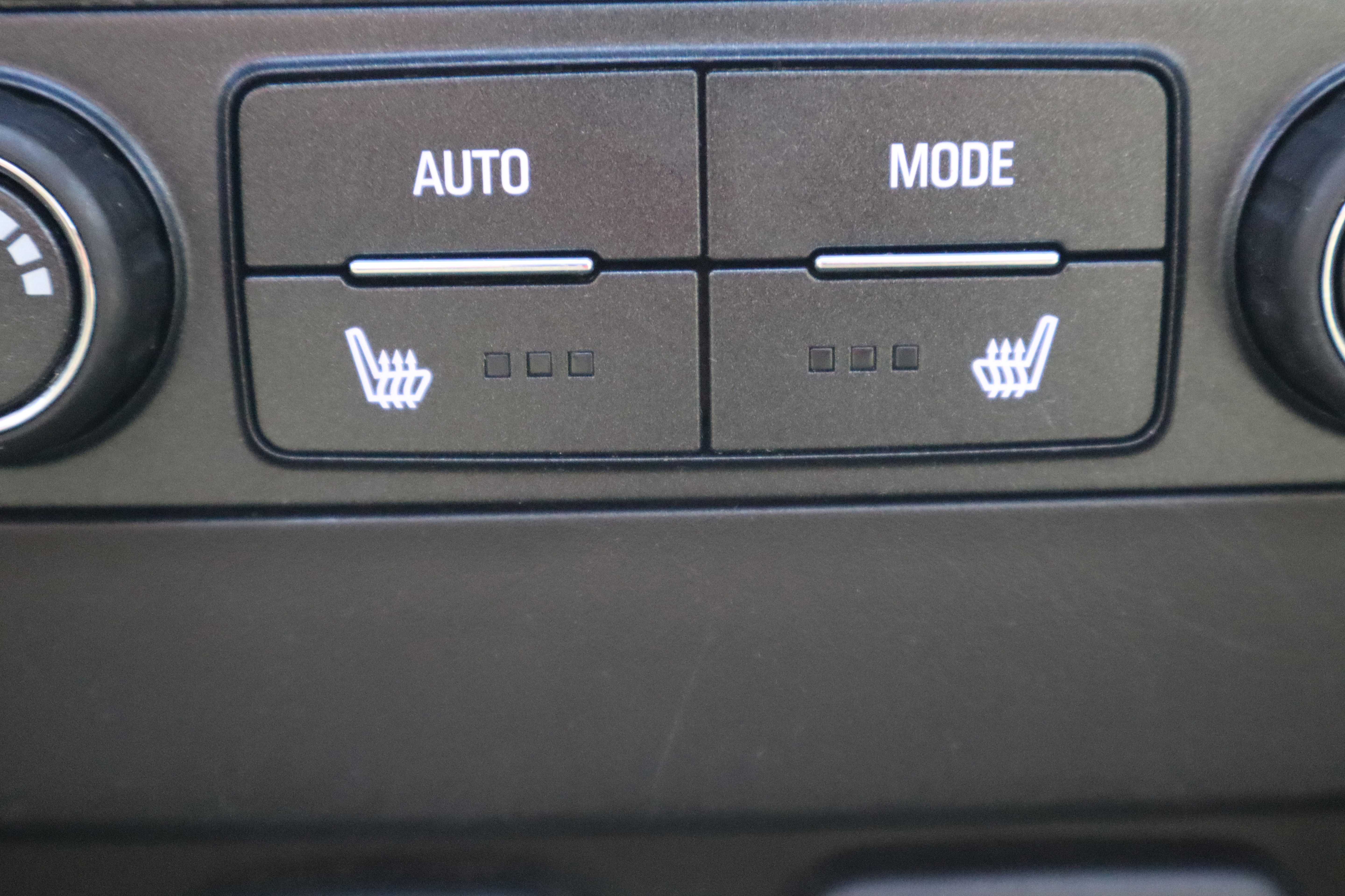 Used 2019 Buick Envision Premium w/ Driver Confidence Package image 22