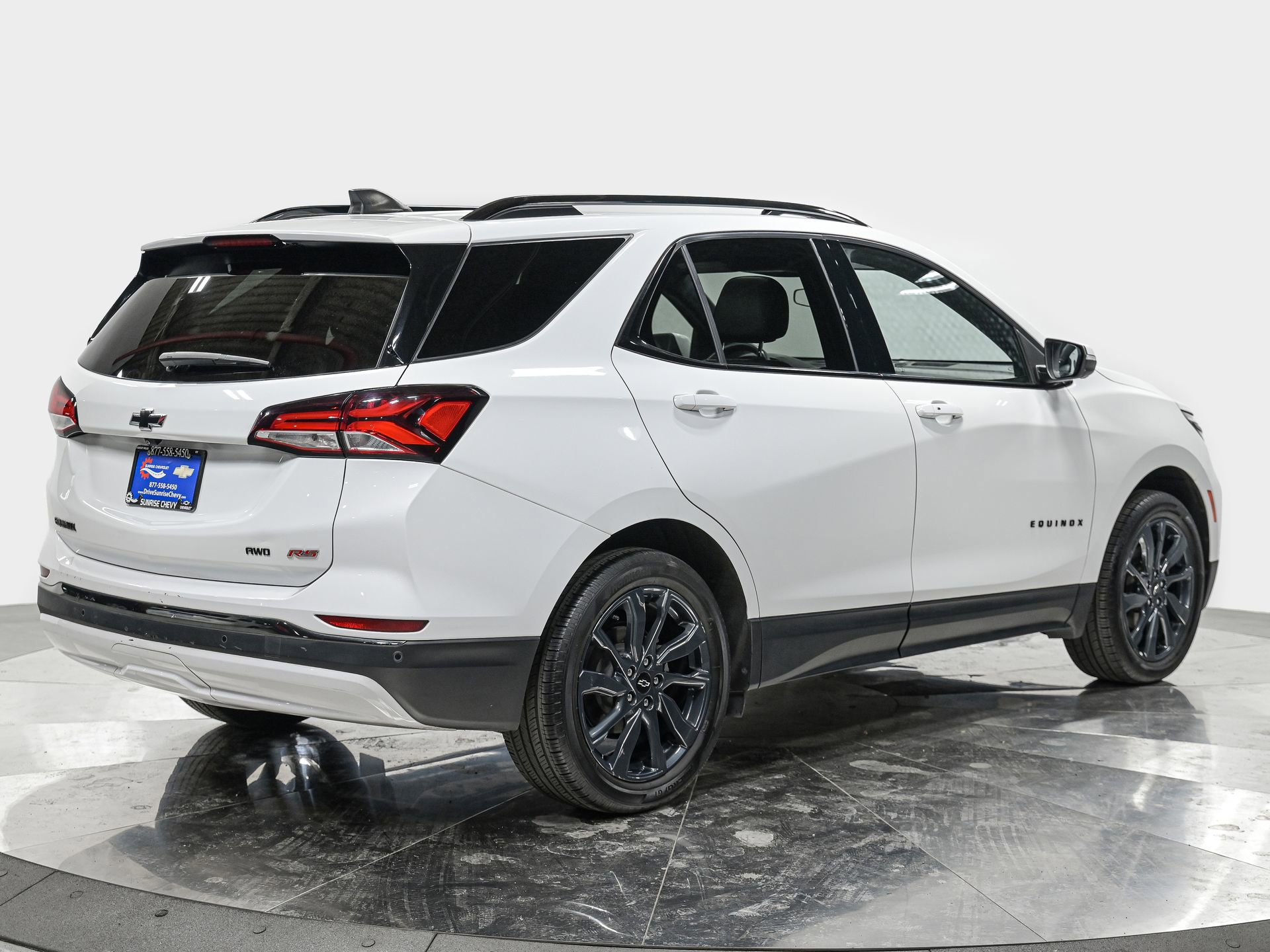 Used 2023 Chevrolet Equinox RS w/ RS Leather Package image 7