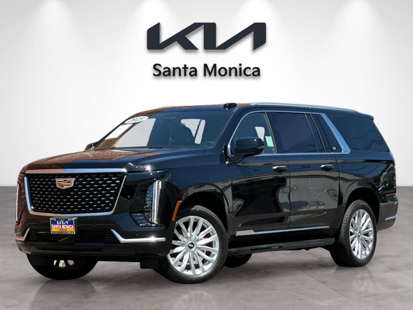 Used 2025 Cadillac Escalade ESV Luxury image 2