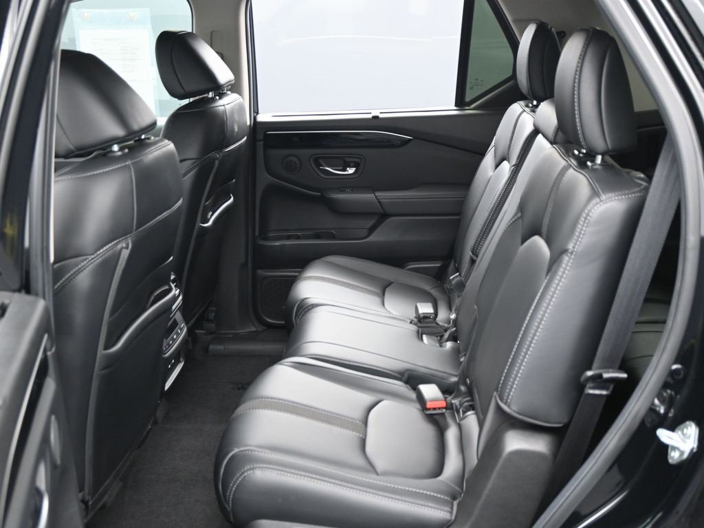Used 2025 Honda Pilot EX-L image 31