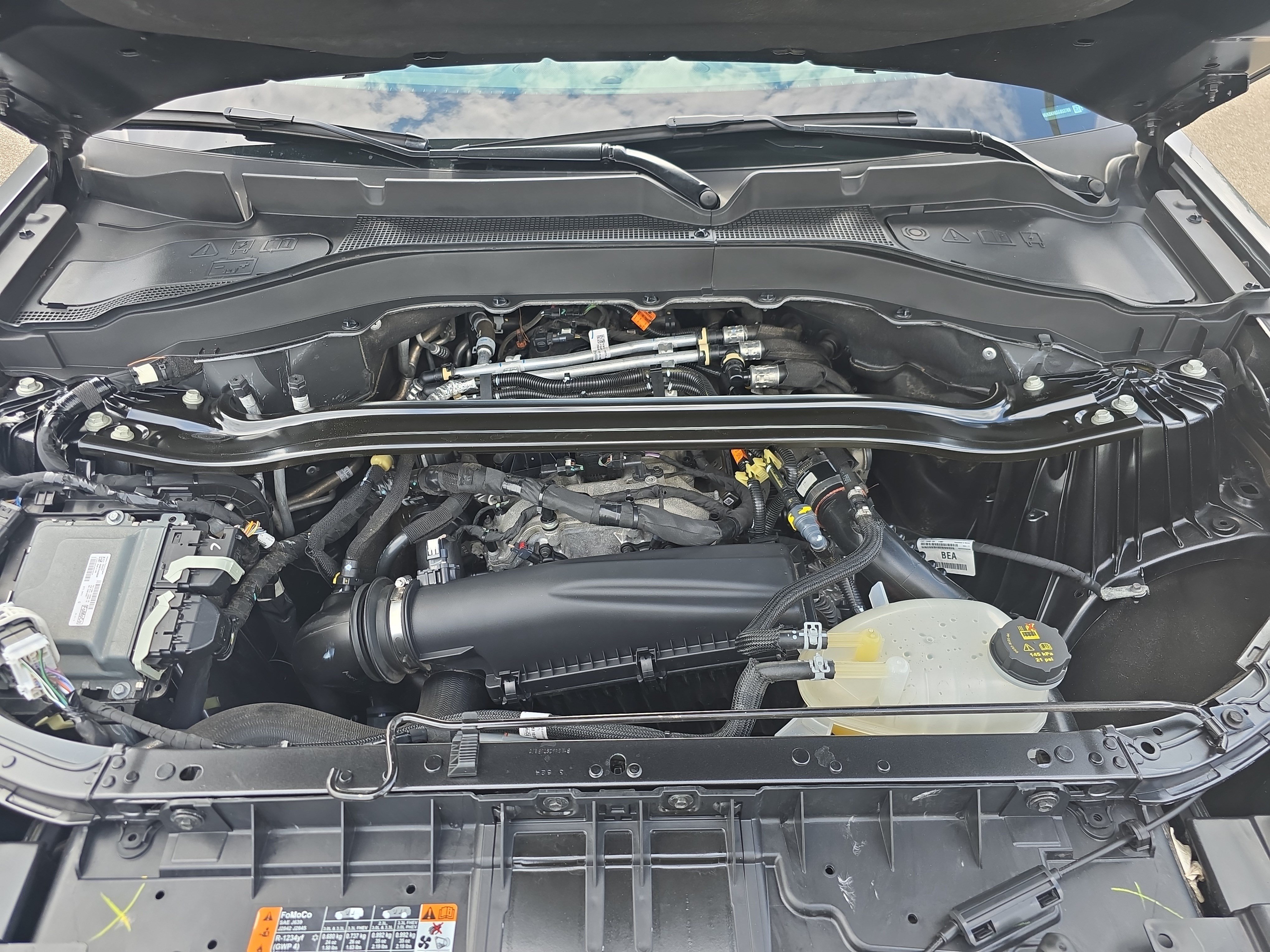 Used 2025 Ford Explorer ST-Line AWD/4WD image 27